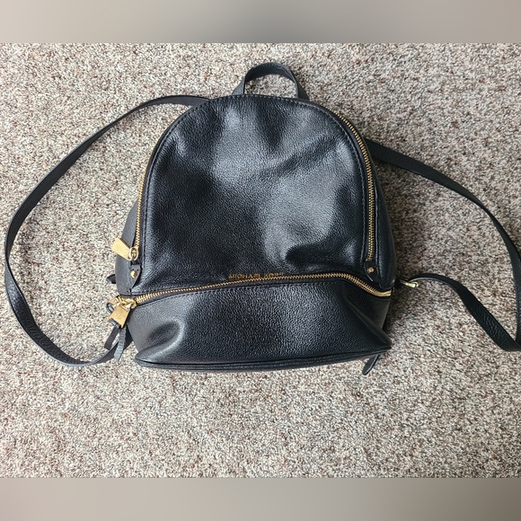 Michael Kors leather backpack bag - Picture 1 of 7